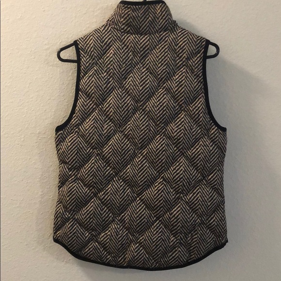 Original J.Crew Herringbone Excursion Quilted Vest - Picture 3 of 4